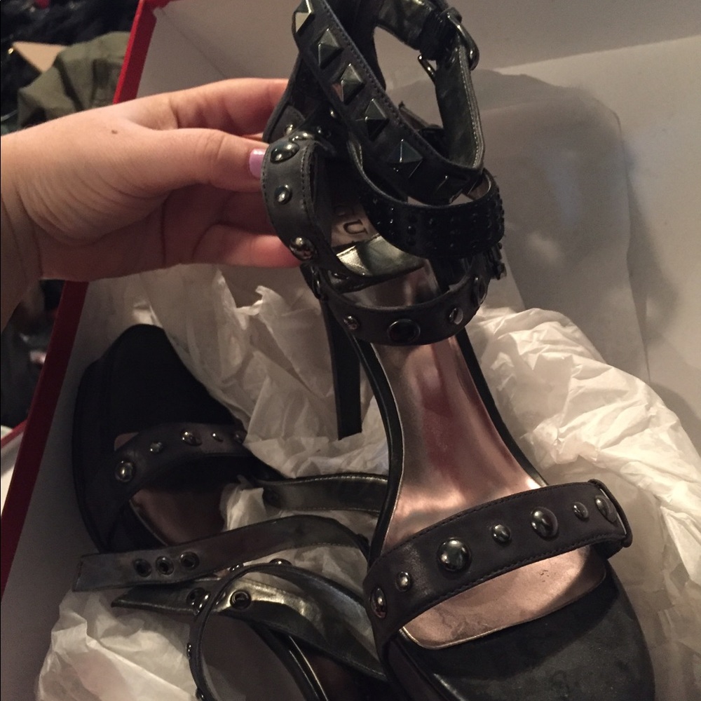 Guess heels. Size 8
