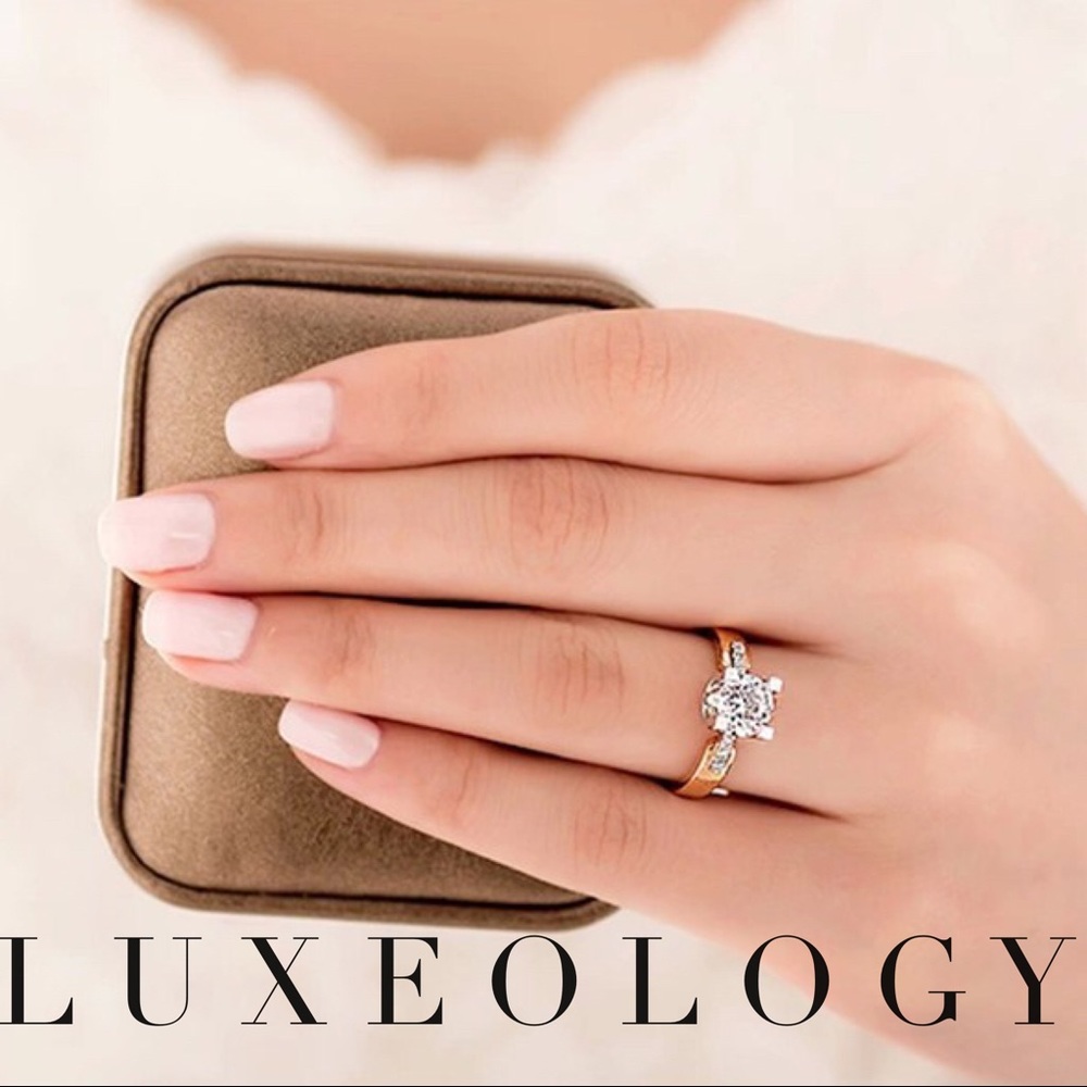 "Margaux" 1.5ct Round Cut Unique Ring