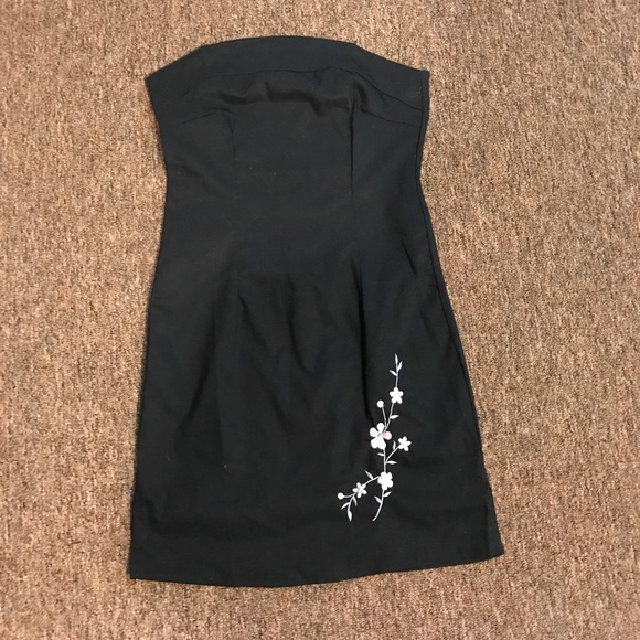 Mini dress - Picture 1 of 3