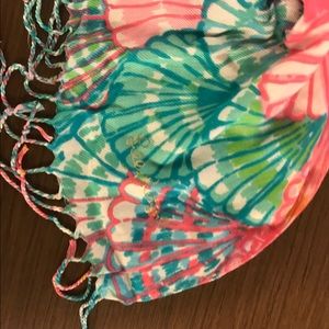 Lily Pullitzer printed shell scarf. One Size.