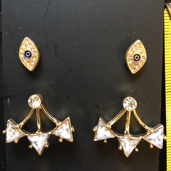 4 Pair of  Rhinestones Pierced Earrings great look - Picture 2 of 4