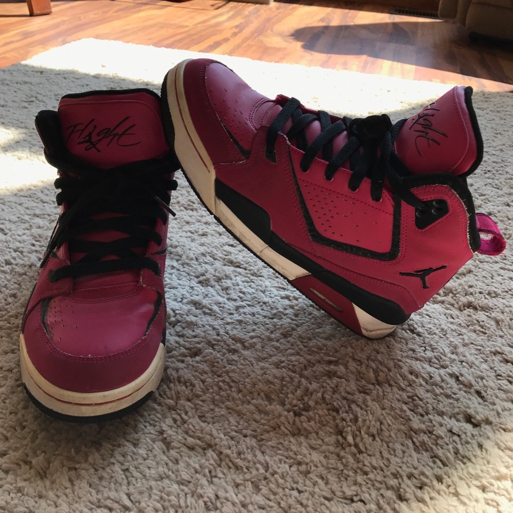 Girls youth Jordan pink flight shoes