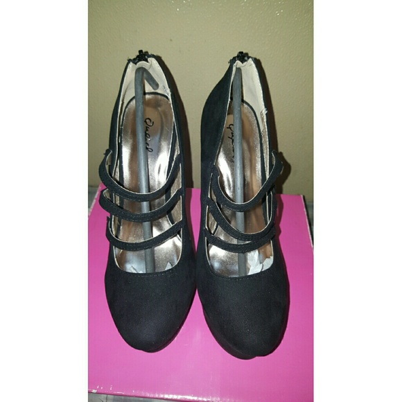 Brand new black heels / pumps - Picture 3 of 3