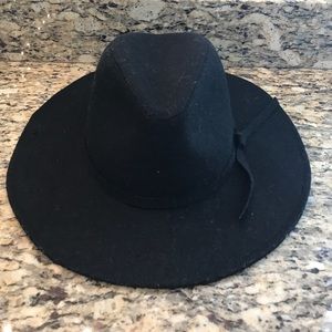 Laid back style hat, adjustable head size