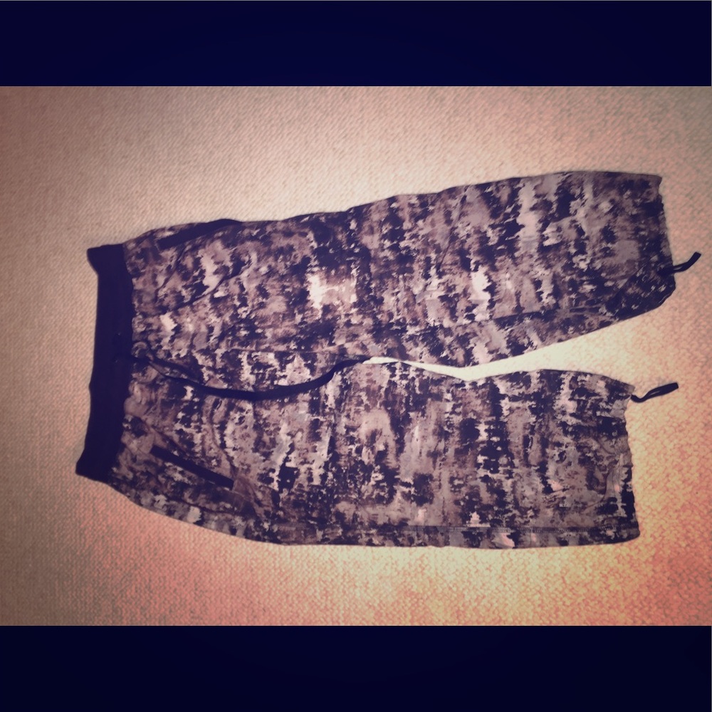 Camouflage jogger workout Capri Pants (S)