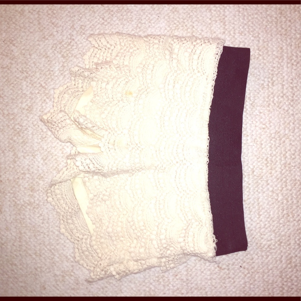 Lacey Shorts (small)