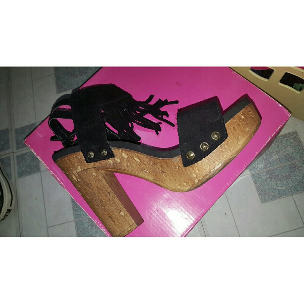 Size 8 black fringe Chunky heels