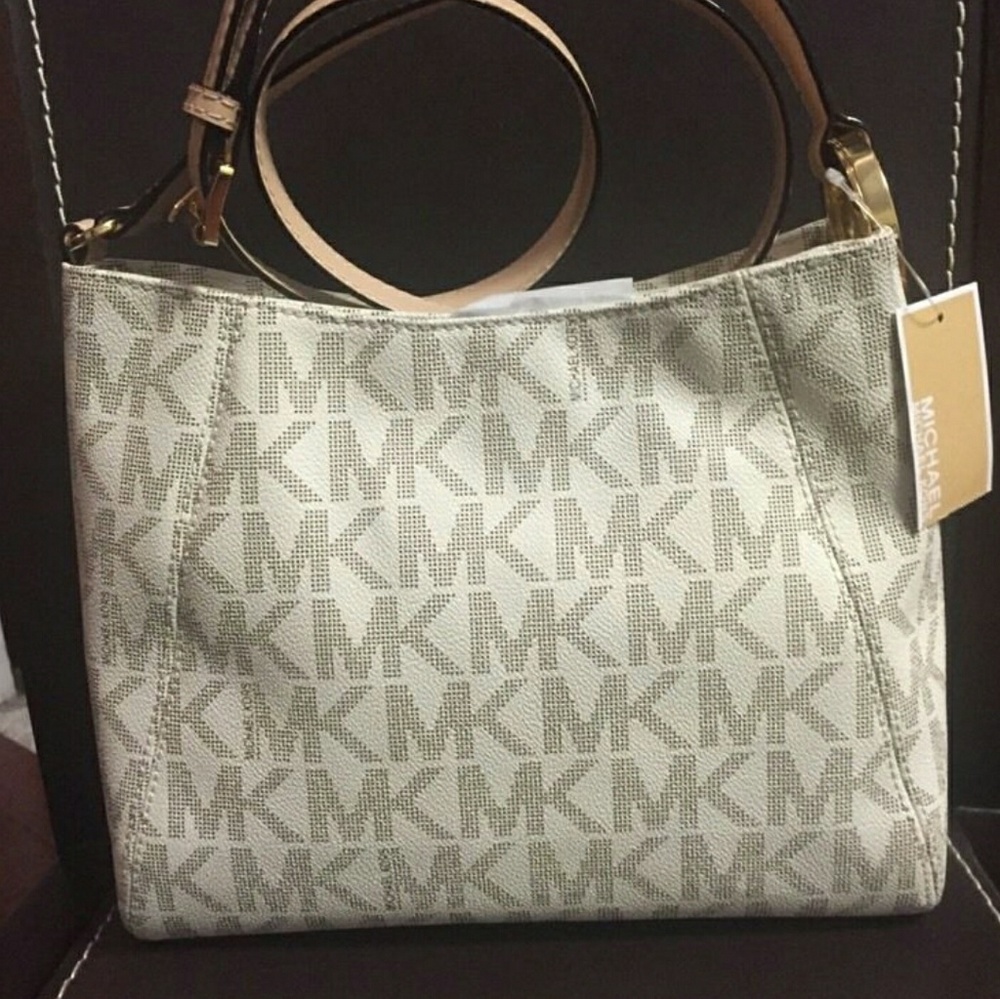I AM LOOKING FOR THIS BAG :) NEW OR USED