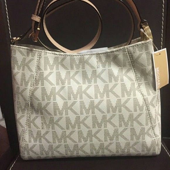 I AM LOOKING FOR THIS BAG :) NEW OR USED - Picture 1 of 1