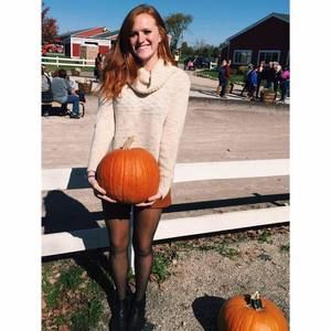 Meet your Posher, Becca