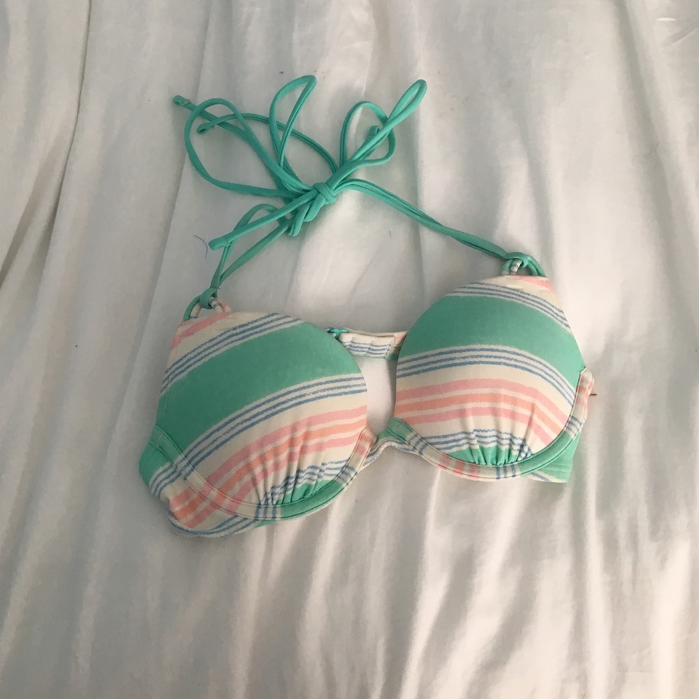 32B Brooke push up American Eagle top