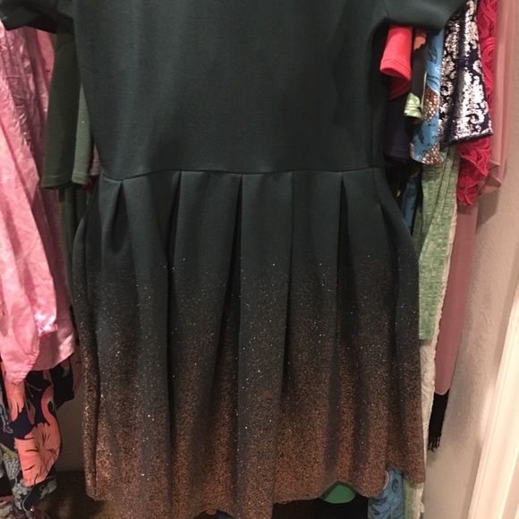 Lularoe elegant Amelia fits large - Picture 2 of 3