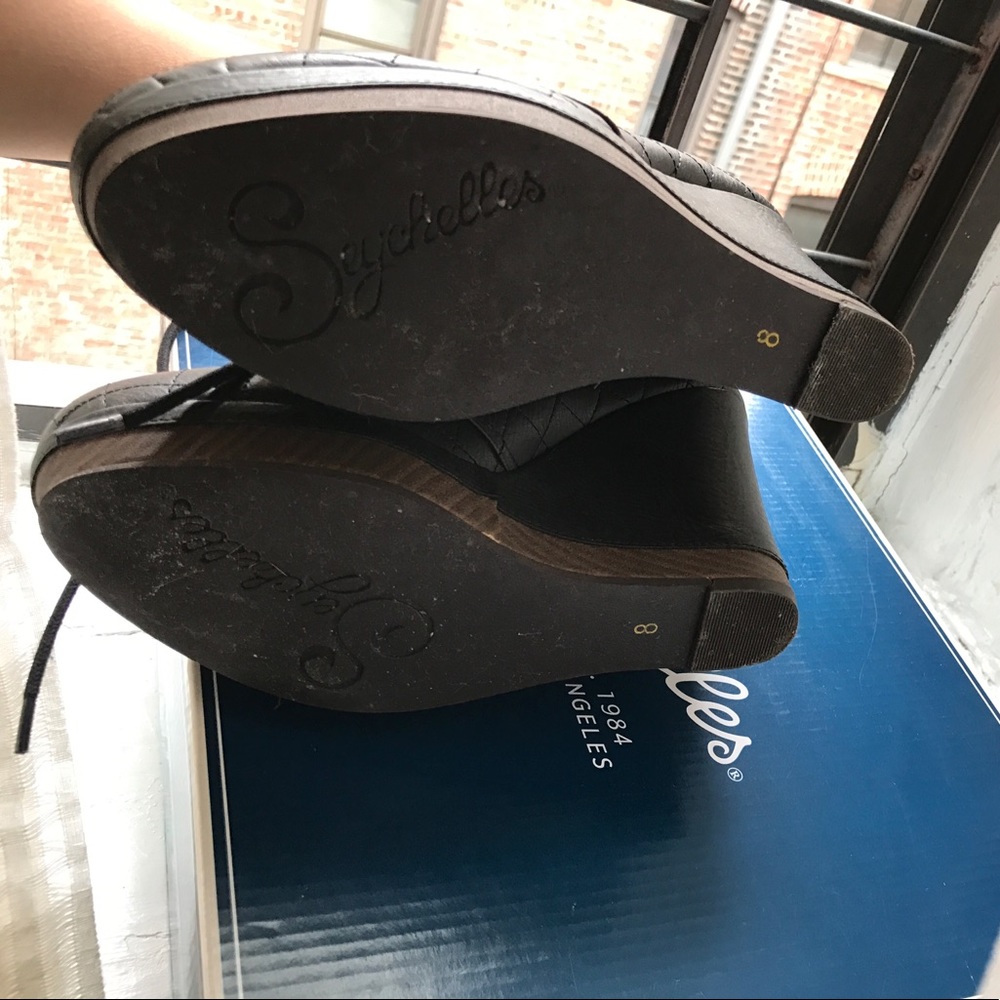 Platform Wedge Bootie - Picture 4 of 7