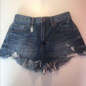 Hollister high rise festival shorts. Medium wash.
