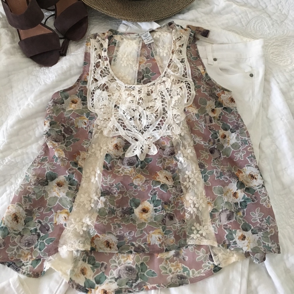 4/$25 American Rag crochet and lace tank sz xs