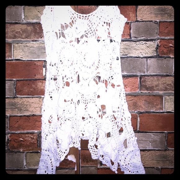 Top - Picture 2 of 3