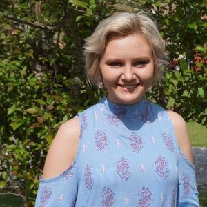 Meet your Posher, Chloe