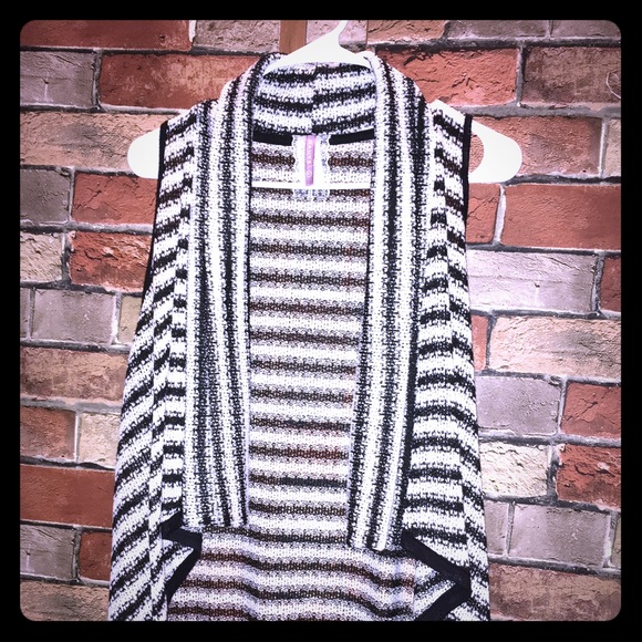 Vest - Picture 3 of 3