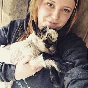 Meet your Posher, Kayla