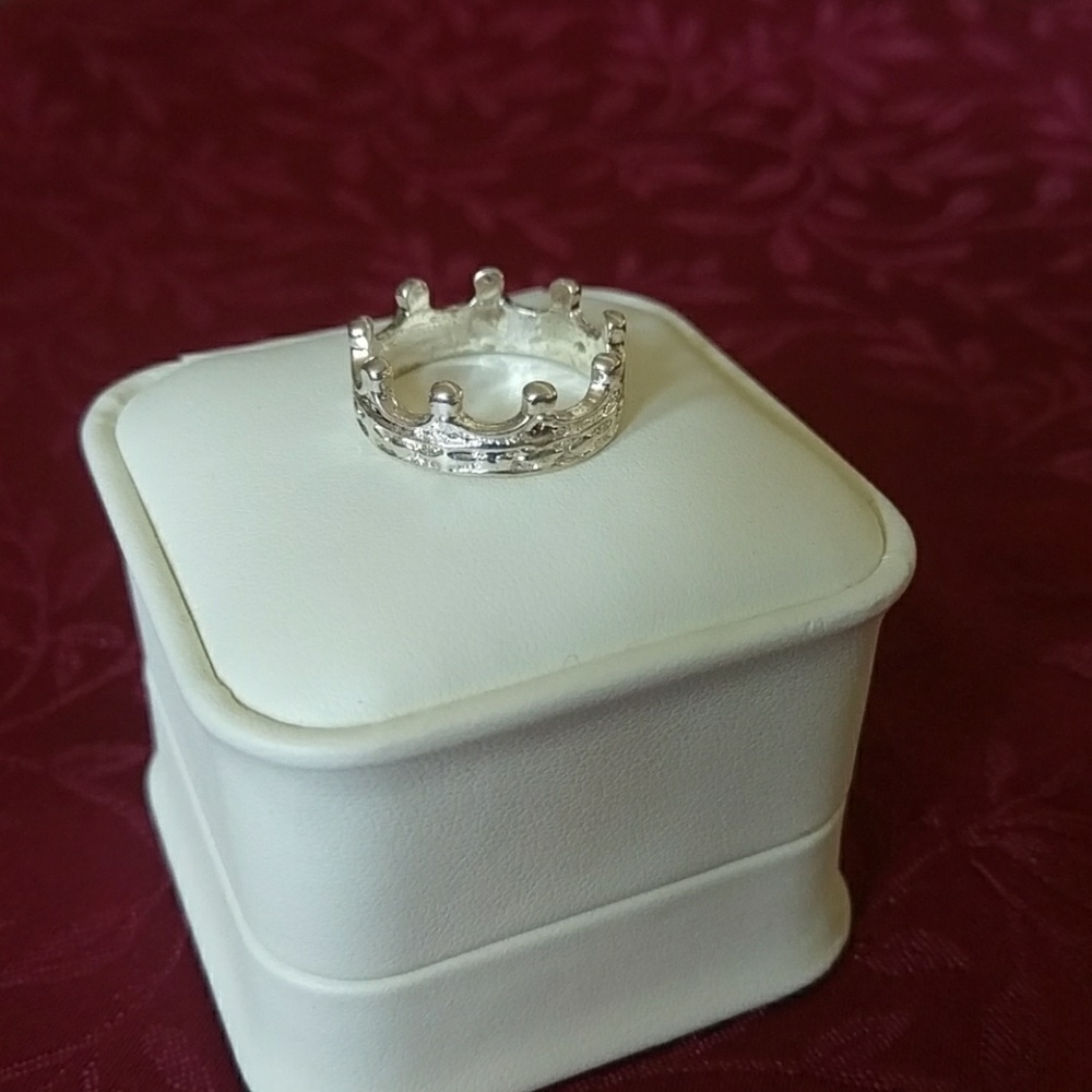 .925 Crown Ring Size 9