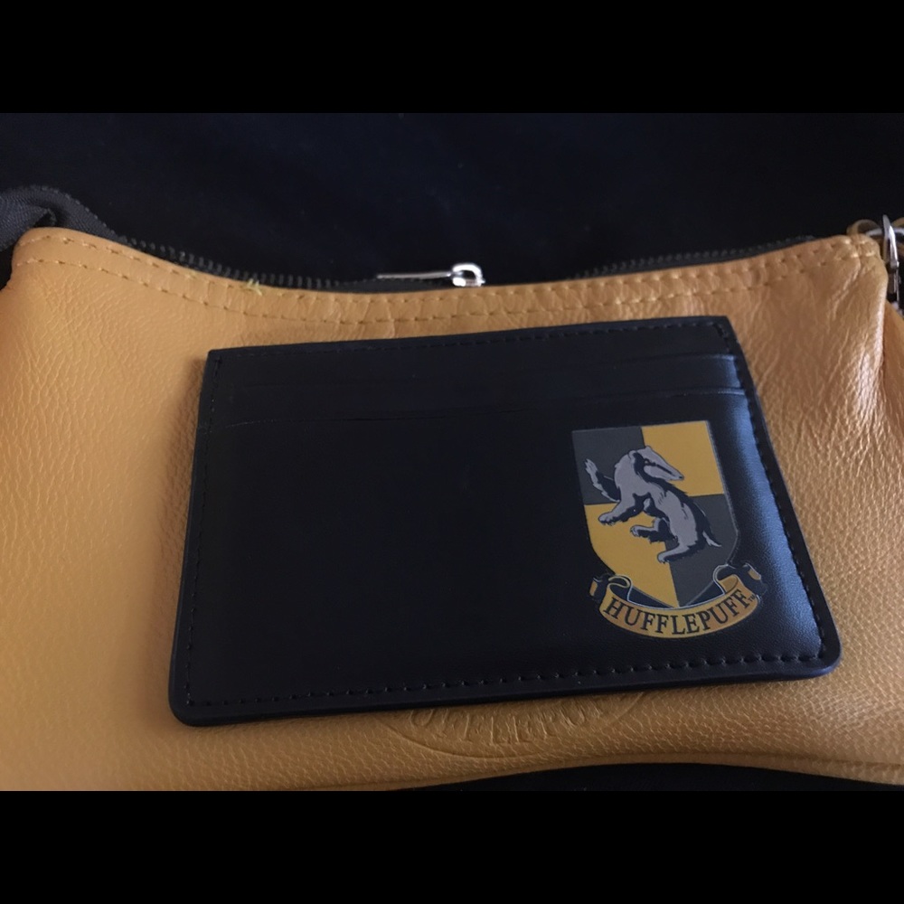 Hufflepuff CardHolder WizardingWorldOfHarryPotter
