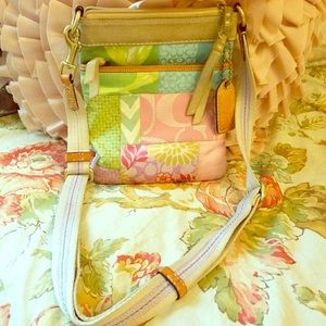 Small authentic coach crossbag purse