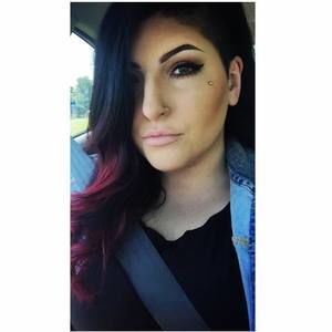 Meet your Posher, Caitlin