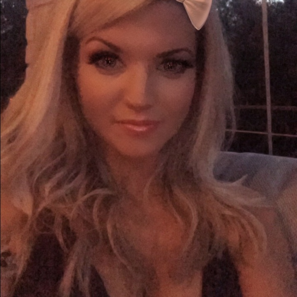 Meet your Posher, Chloe