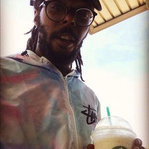 Meet your Posher, Deonte