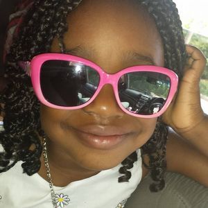 Meet your Posher, Akouyo