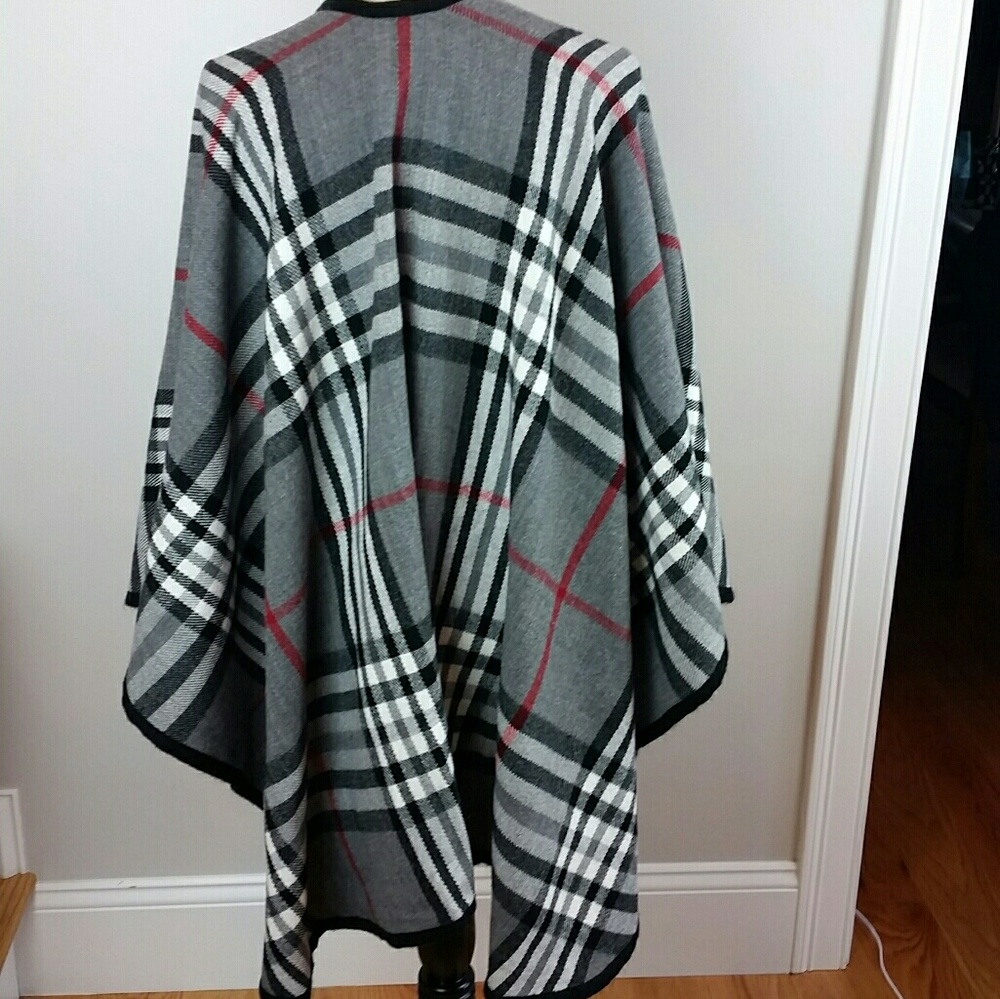 Beautiful Plaid Wrap - Picture 5 of 8