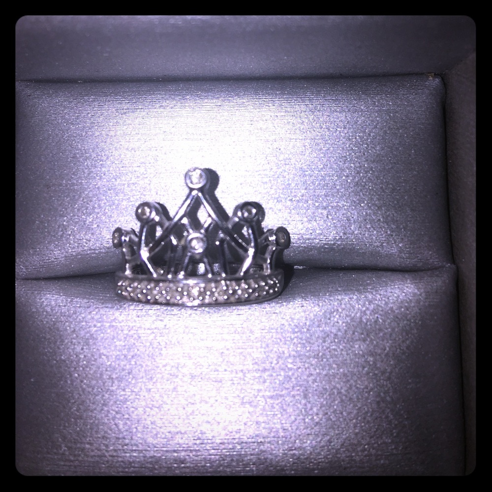 Crown ring