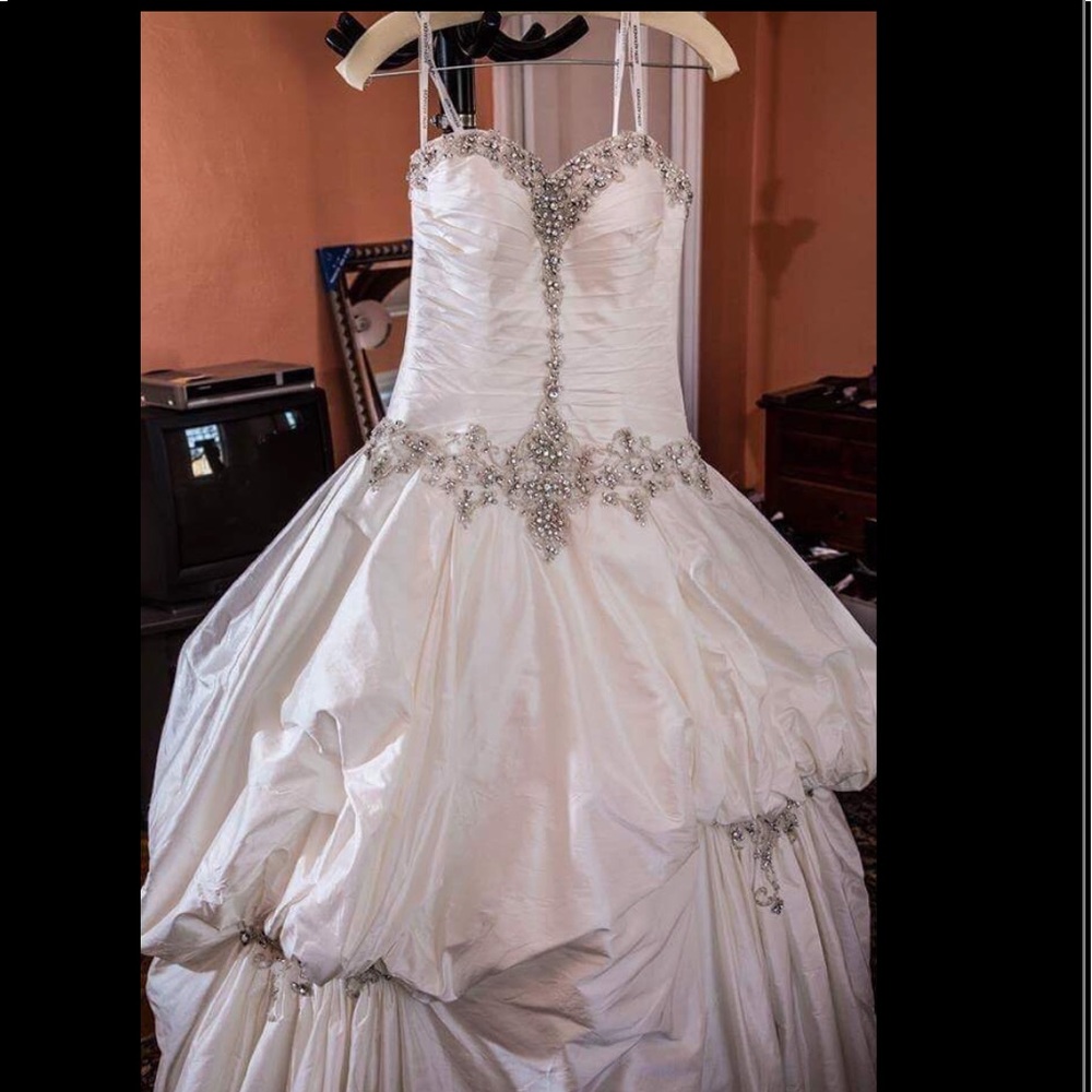 Justin Alexander wedding gown