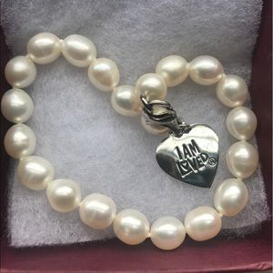 Beautiful pearl bracelet!