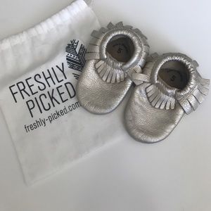 Freshly Picked mokkasins, platinum