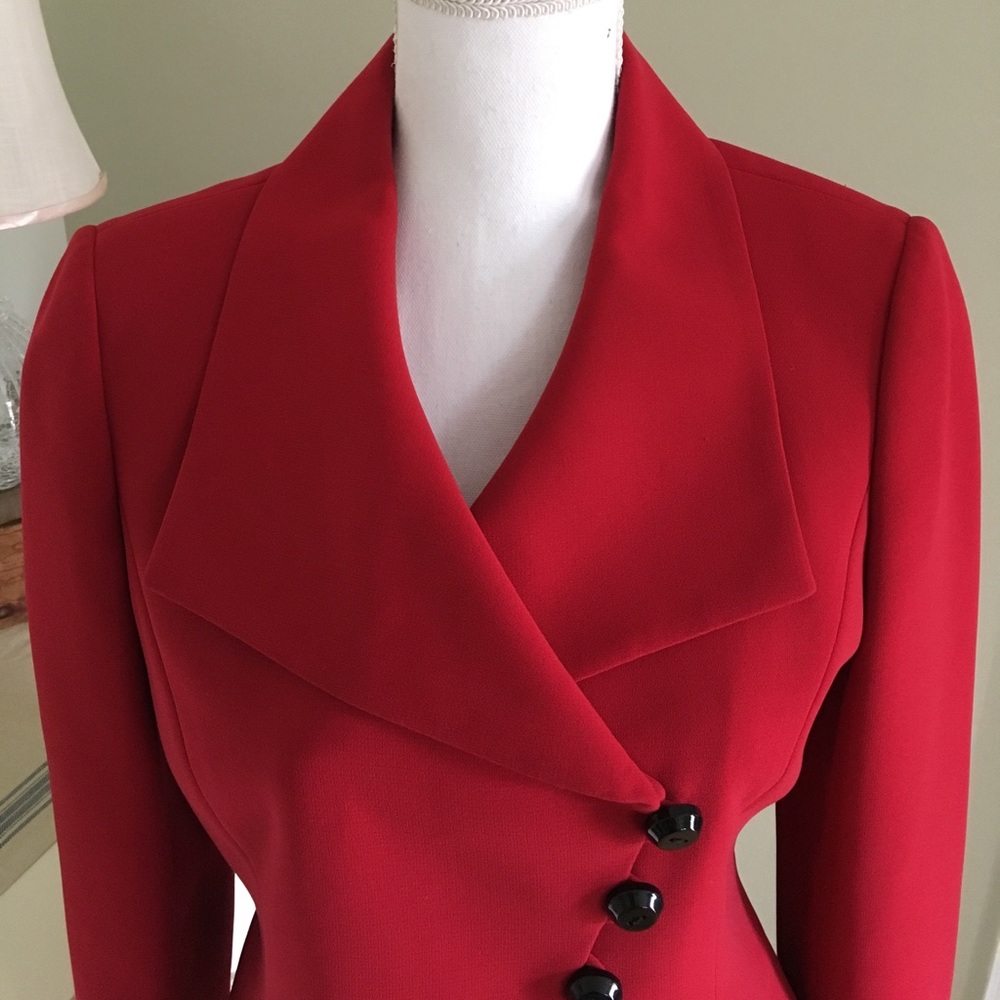 ❌ SOLD ❌ SALE! Tahari Asymmetrical Red Blazer - Picture 3 of 8