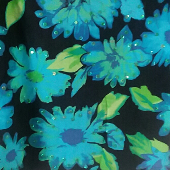 Top Large - Picture 2 of 4