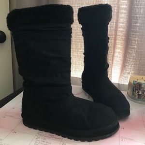 Black winter boots with faux fur
