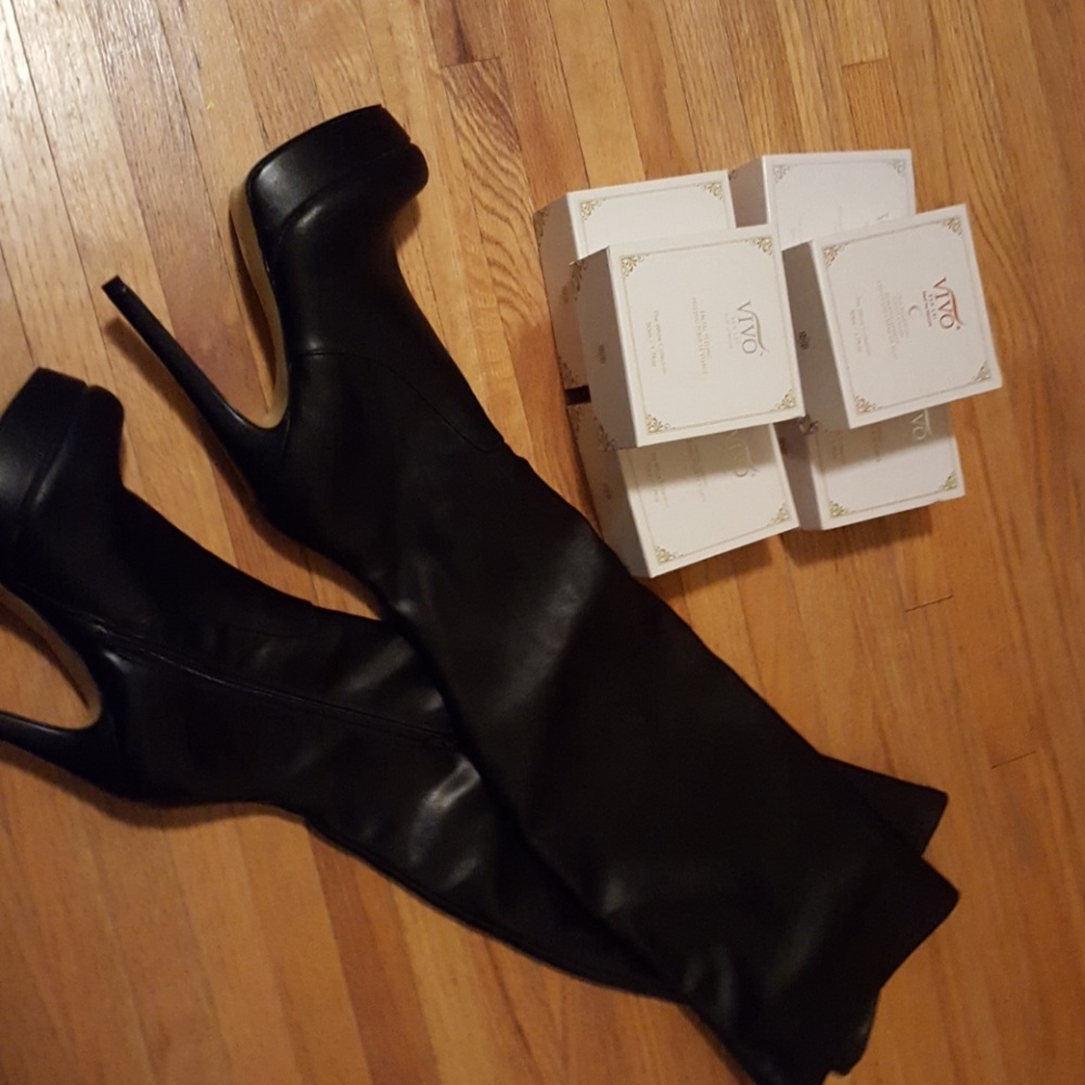 BRAND NEW SEALED VIVO FACIAL PEELING SCRUB