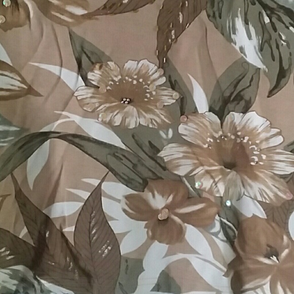 Large Top - Picture 4 of 4