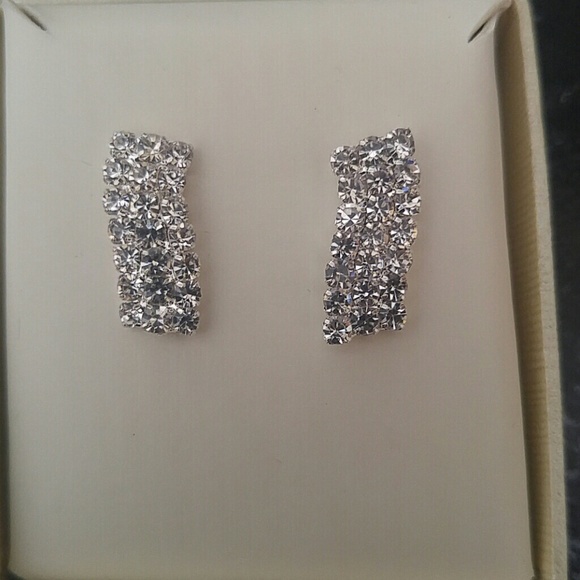 Beautiful earrings - Picture 2 of 5