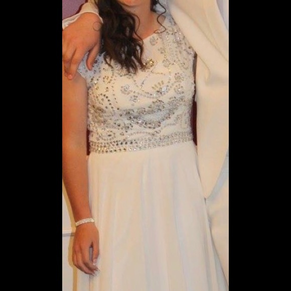 Formal Dress - Picture 2 of 3