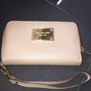 Michael Kors wristlet