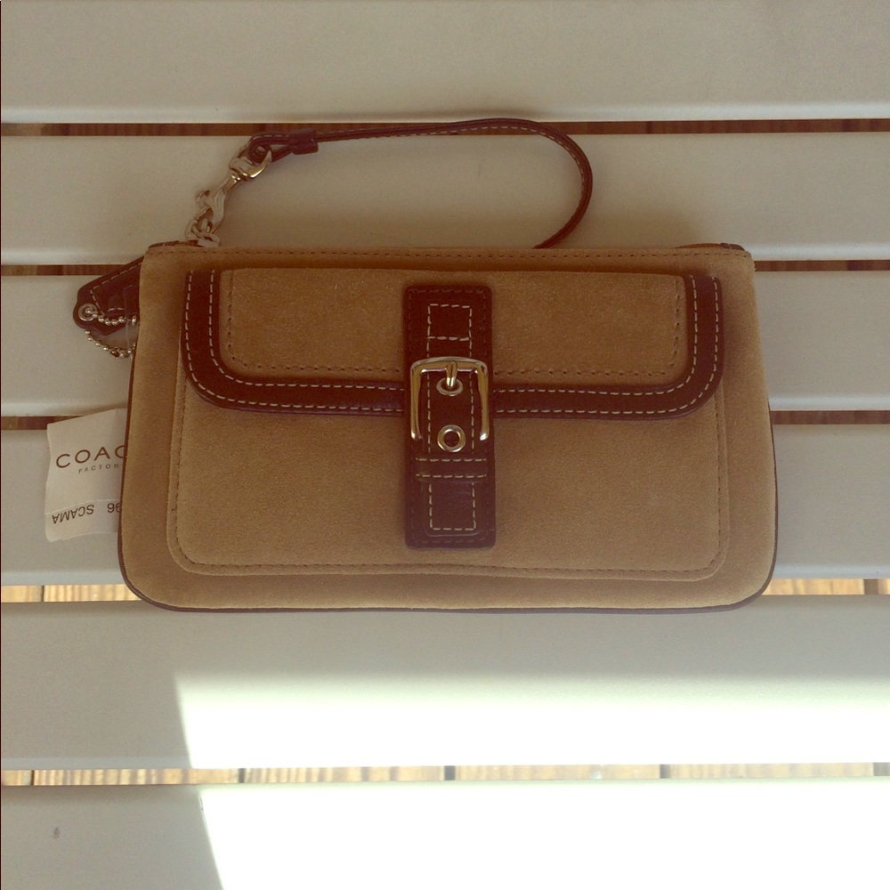 🌸Coach Wristlet 🌸