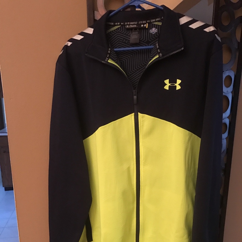 Under armor wore 2 times. Like brand new