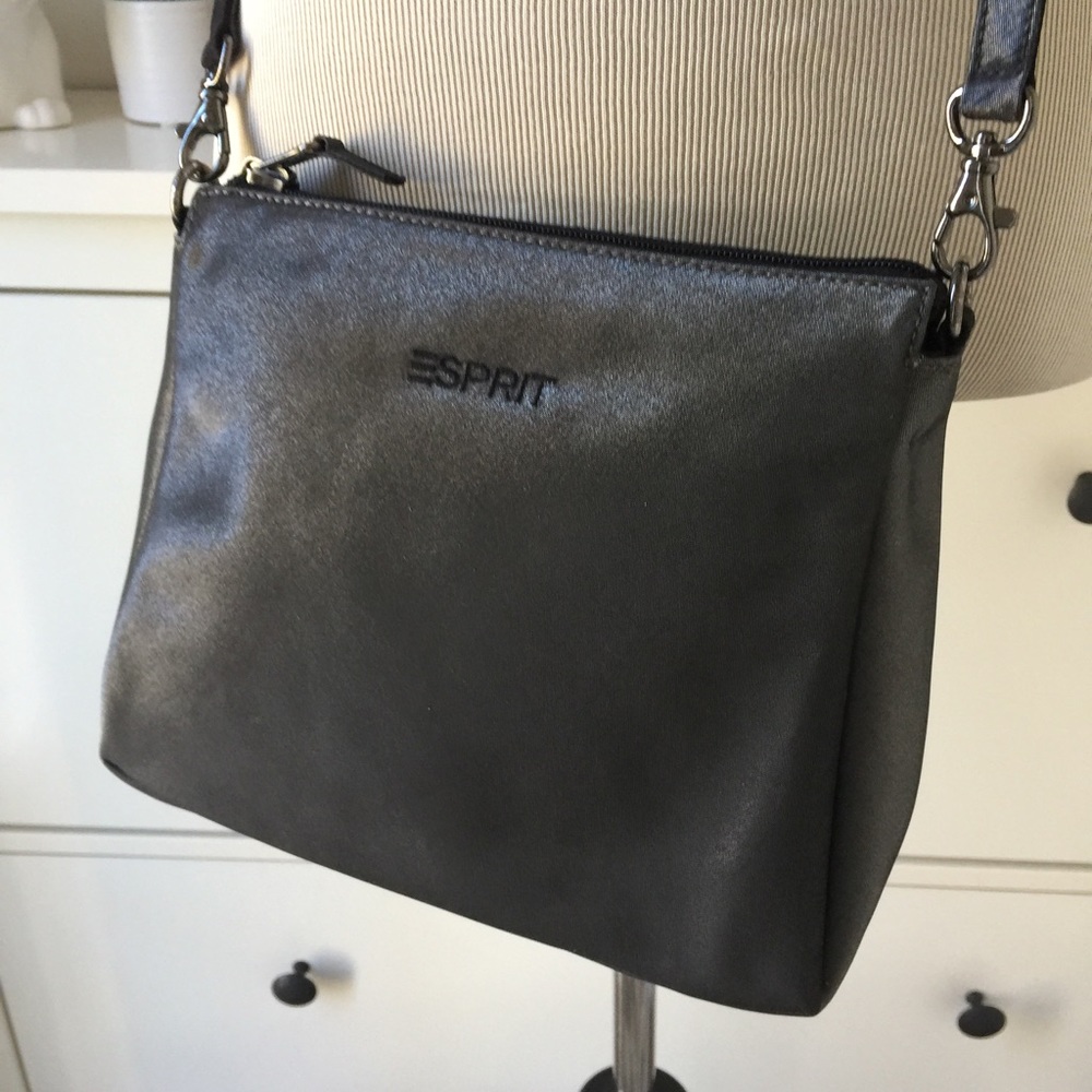 ESPRIT | Reversible & Convertible Bag - Picture 7 of 8