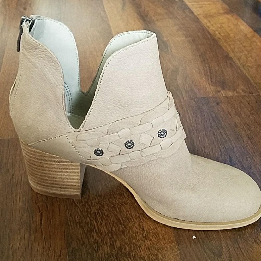 nine west booties