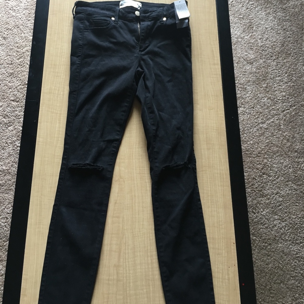 NWT black jeggings ❗️❗️❗️
