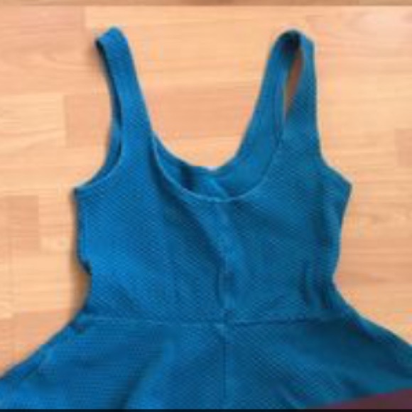 SALE! EUC. Anthropology Peplum tank in turquoise. - Picture 3 of 3