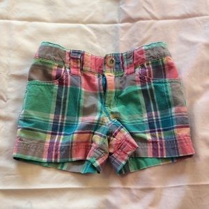 Plaid Cherokee shorts (little girl).